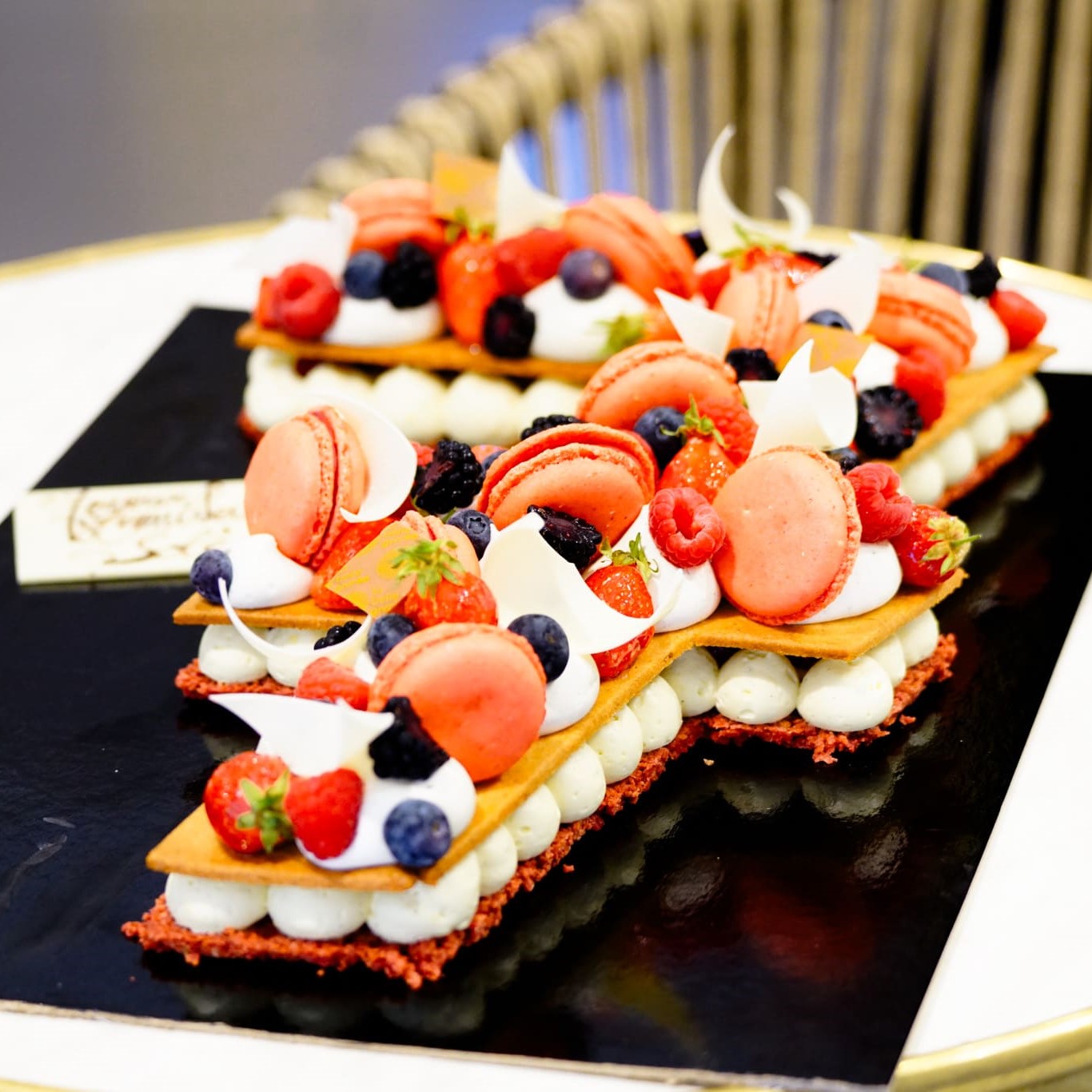 number cake fruits rouges
